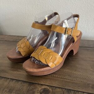 BOC Born Tan Brown Leather Platform Sandals Womens 10M Block Heel‎ Shoes